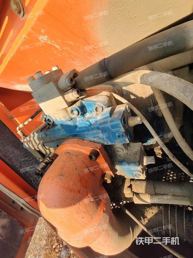 液壓泵斜45?左（大件艙室）