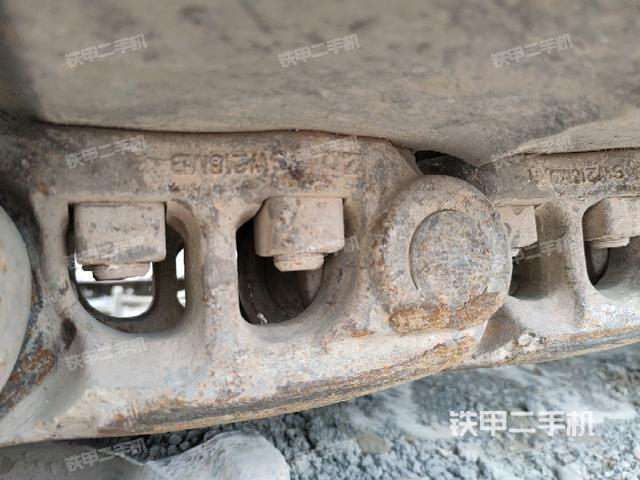 左側(cè)行走馬達(dá)蓋板（行走機構(gòu)）