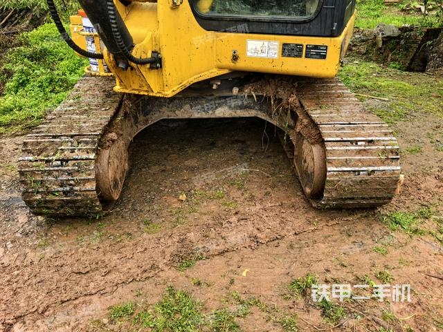 轉(zhuǎn)盤和下車架正前（工作和回轉(zhuǎn)裝置）