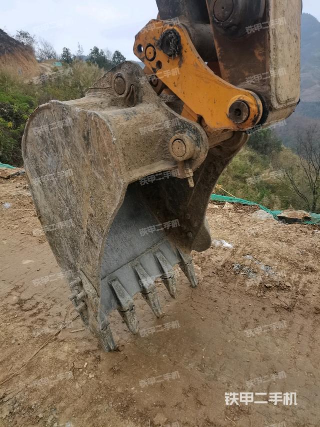 鏟斗右后整體（工作和回轉(zhuǎn)裝置）