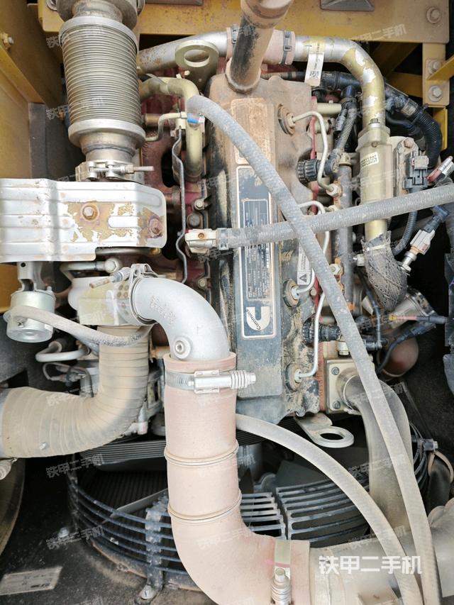 發(fā)動(dòng)機(jī)室（上車部件）