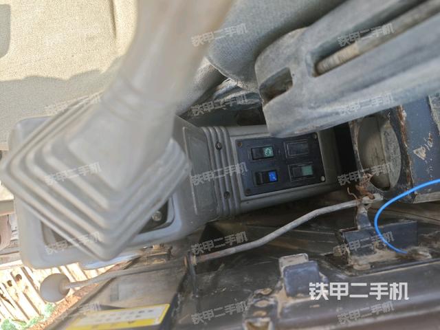 座椅左側(cè)控制臺(tái)/音響/含左手柄（駕駛室部分）