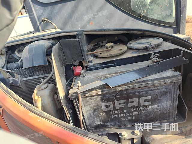 回转马达和主控阀（整机外观）