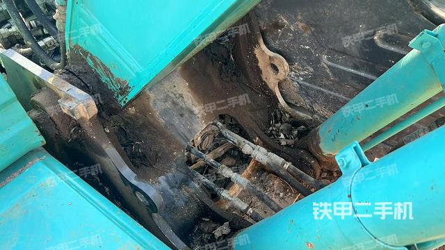 大臂根部?斜視(工作和回轉(zhuǎn)裝置) 大臂根部?斜視(工作和回轉(zhuǎn)裝置)