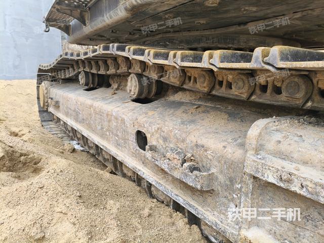 左側(cè)履帶整體?（行走機(jī)構(gòu)）