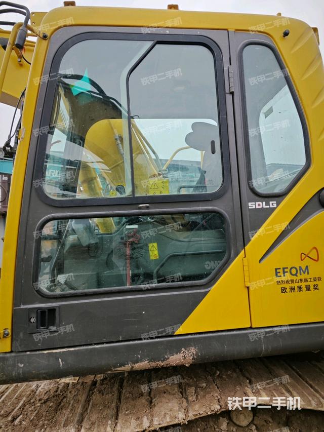 駕駛室正側(cè)（駕駛室部分）