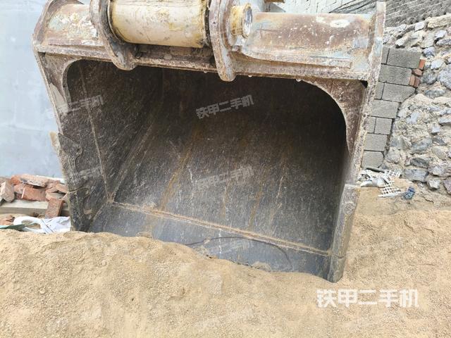 鏟斗右后整體（工作和回轉(zhuǎn)裝置）