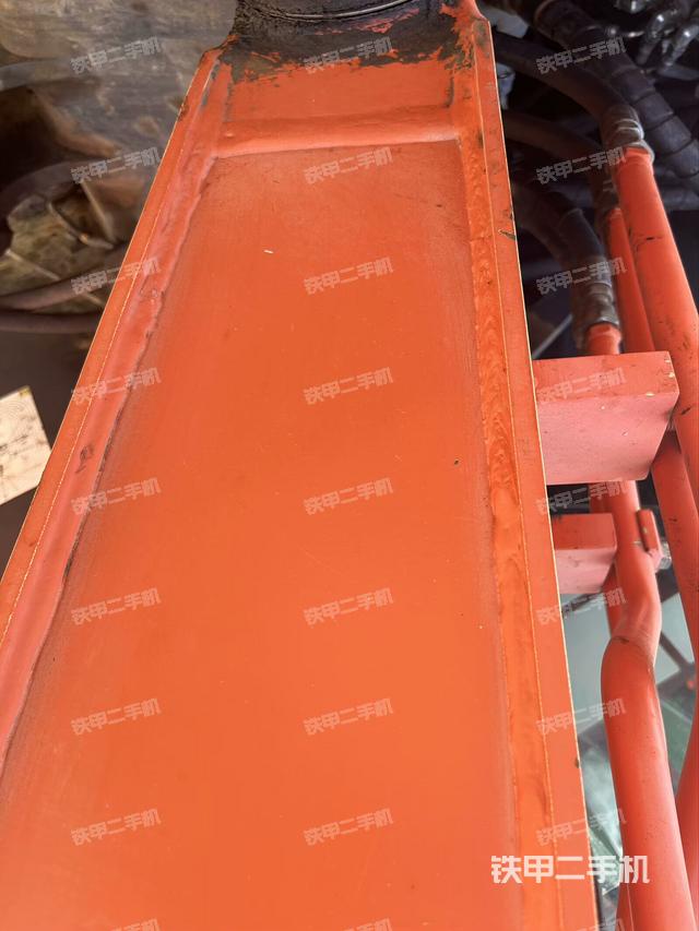 大臂根部?斜（工作和回轉(zhuǎn)裝置）