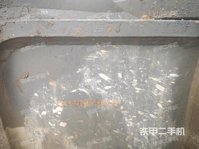 大臂根部?斜（工作和回轉(zhuǎn)裝置）