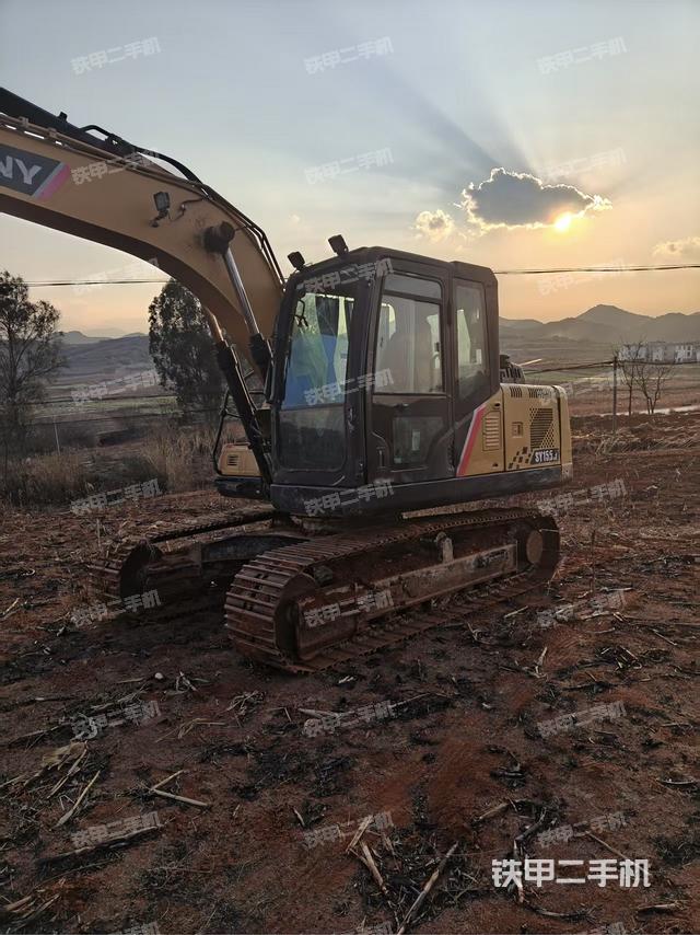 驾驶室顶部（整机外观）