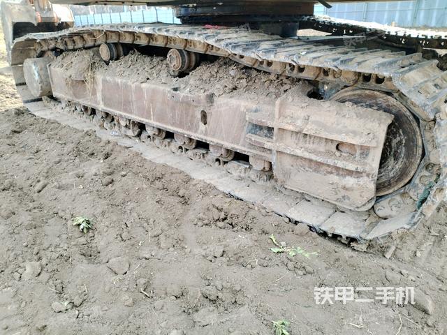 左側(cè)履帶整體?(行走機(jī)構(gòu)) 左側(cè)履帶整體?(行走機(jī)構(gòu))