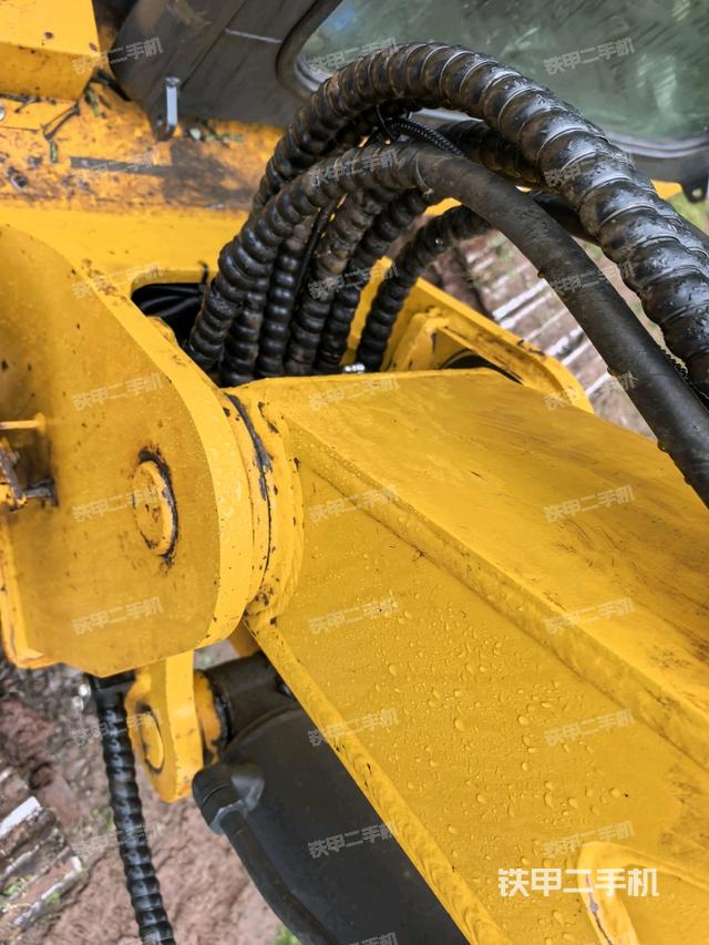 大臂根部?斜（工作和回轉(zhuǎn)裝置）