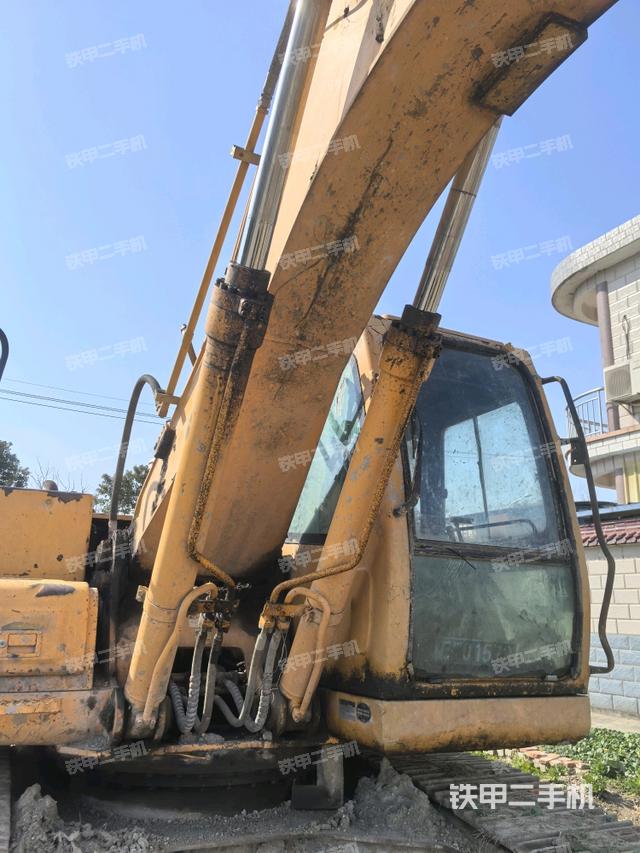 大臂油缸整體?豎拍（工作和回轉(zhuǎn)裝置）