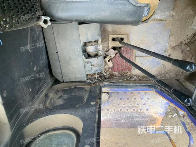 駕駛室操作臺(tái)（整機(jī)外觀及大件）