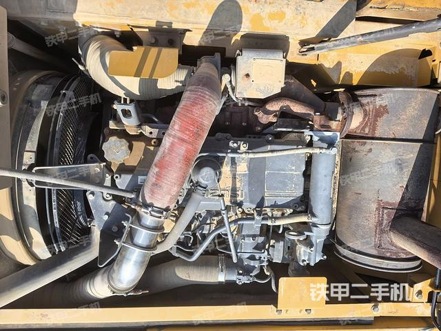 发动机室(上车部件) 发动机室(上车部件)