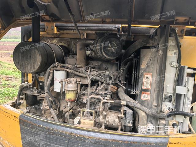 發(fā)動(dòng)機(jī)室（上車部件）