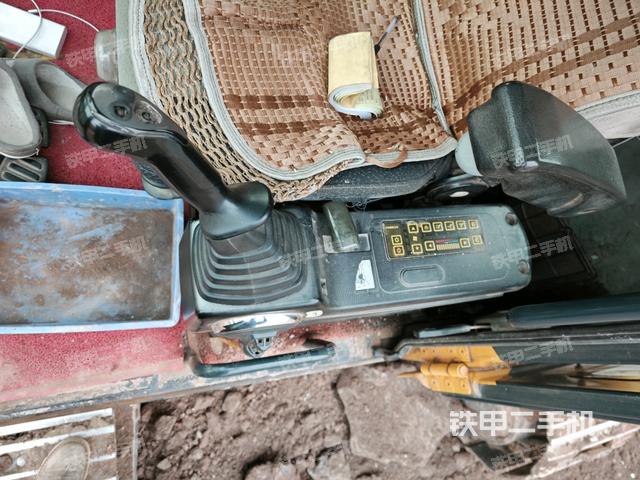 座椅左側(cè)控制臺(tái)/音響/含左手柄（駕駛室部分）