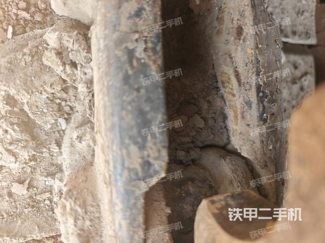 右側(cè)履帶整體?（行走機(jī)構(gòu)）