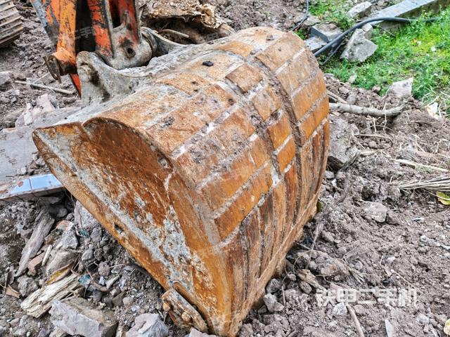 鏟斗45度(工作和回轉(zhuǎn)裝置) 鏟斗45度(工作和回轉(zhuǎn)裝置)