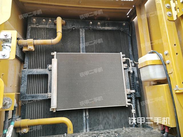 散熱器正面（大件艙室）