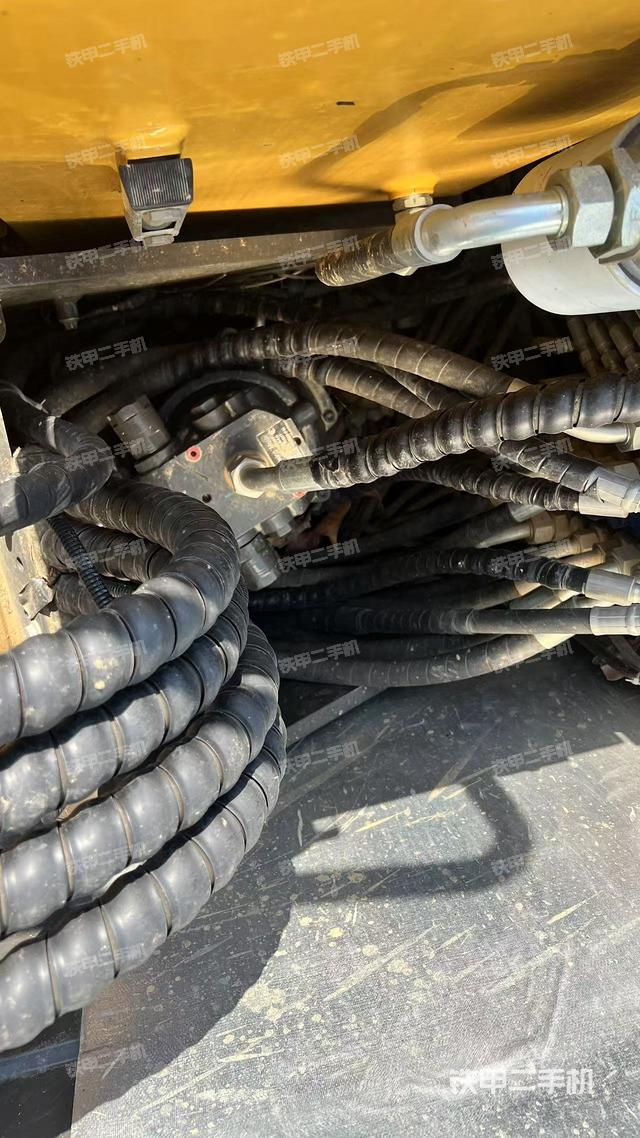 回轉(zhuǎn)馬達(dá)（上車部件）