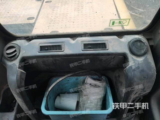 座椅后部(駕駛室部分) 座椅后部(駕駛室部分)