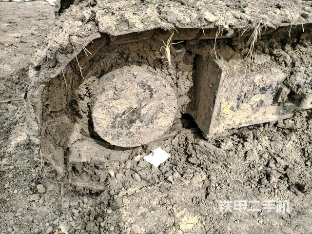 右驅(qū)動(dòng)輪（行走機(jī)構(gòu)）