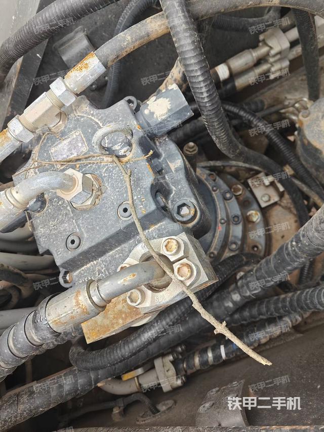 回轉(zhuǎn)馬達(dá)（上車部件）