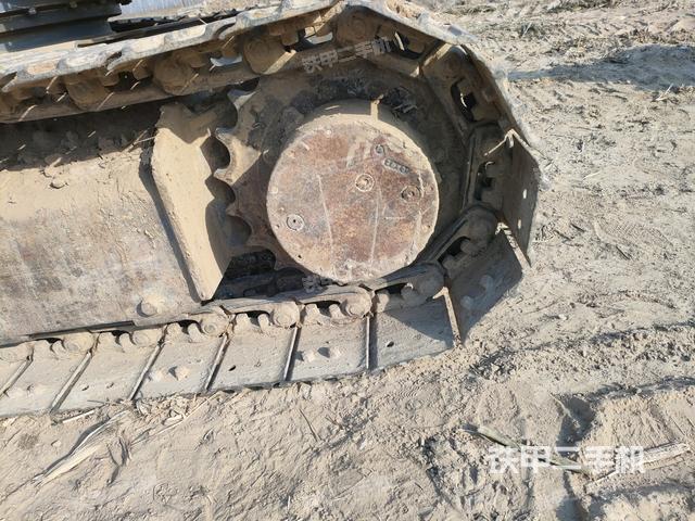 左驅(qū)動輪（行走機(jī)構(gòu)）