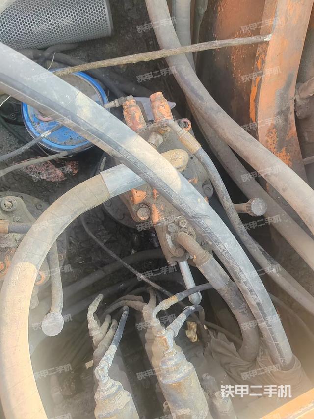 回轉(zhuǎn)馬達(dá)（上車部件）