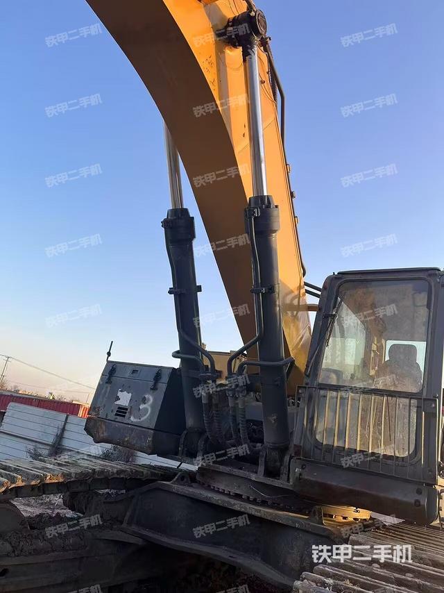 駕駛室整體（整機(jī)外觀）