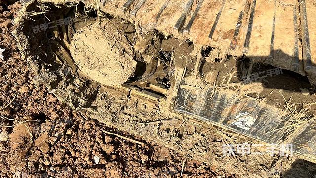 左驅(qū)動(dòng)輪（行走機(jī)構(gòu)）