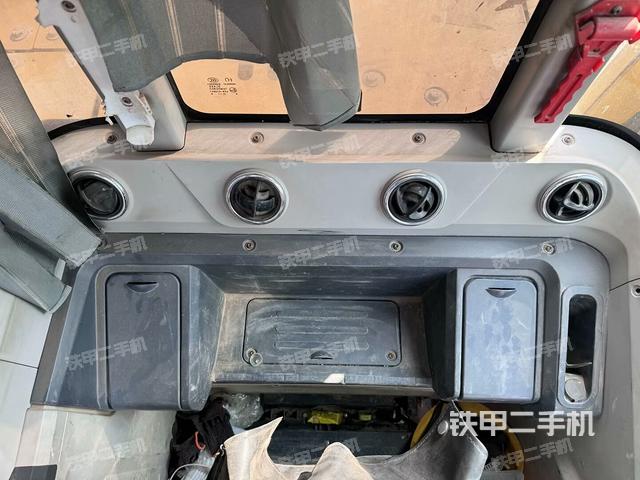 后窗玻璃角標(駕駛室部分) 后窗玻璃角標(駕駛室部分)