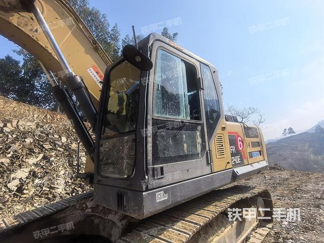 驾驶室左前45度(驾驶室部分) 驾驶室左前45度(驾驶室部分)