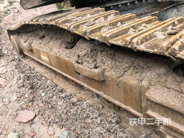 右側(cè)履帶整體(行走機(jī)構(gòu)) 右側(cè)履帶整體(行走機(jī)構(gòu))