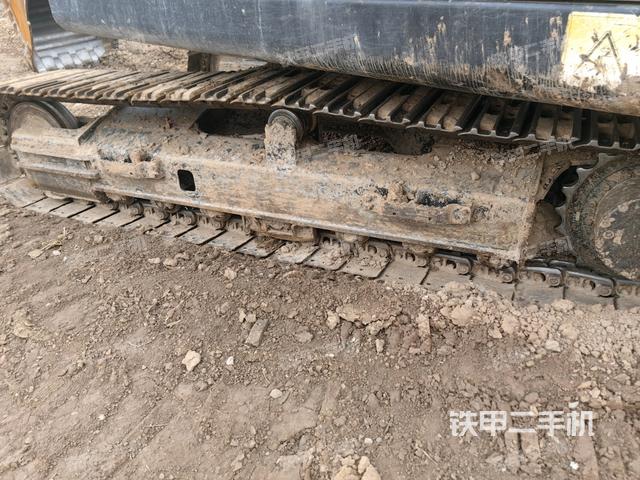 右側(cè)履帶整體(行走機(jī)構(gòu)) 右側(cè)履帶整體(行走機(jī)構(gòu))