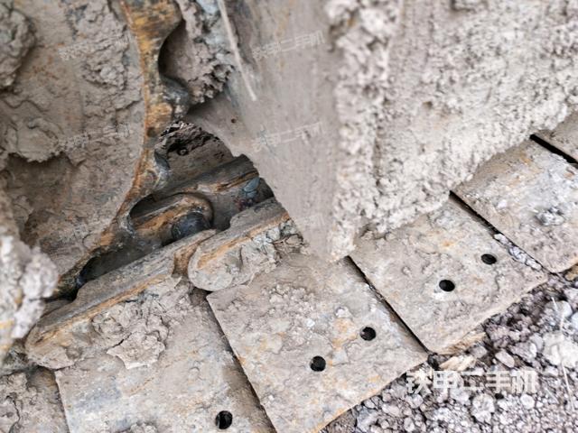 左托鏈輪和鏈筋(行走機(jī)構(gòu)) 左托鏈輪和鏈筋(行走機(jī)構(gòu))