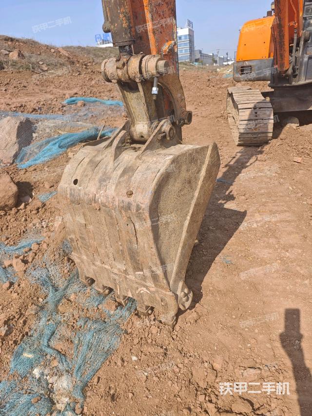 鏟斗右后整體（工作和回轉(zhuǎn)裝置）