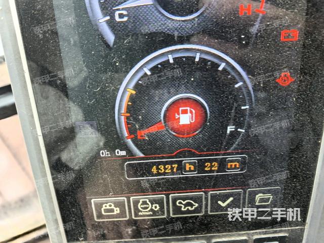 駕駛室正側(cè)(駕駛室部分) 駕駛室正側(cè)(駕駛室部分)