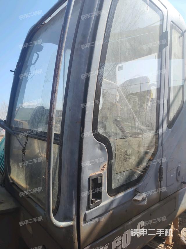 駕駛室整體（整機(jī)外觀）