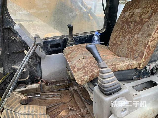 駕駛室整體（整機(jī)外觀）