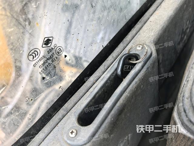 駕駛室左前45度(駕駛室部分) 駕駛室左前45度(駕駛室部分)