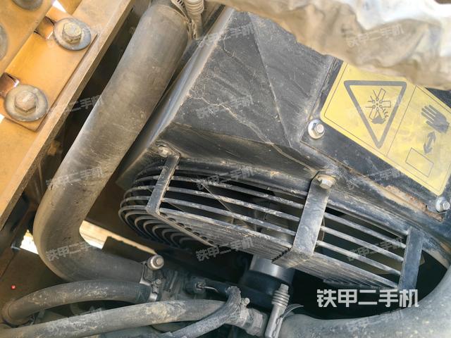 山东临工E675F挖掘机的设备实拍-第24张实拍照片
