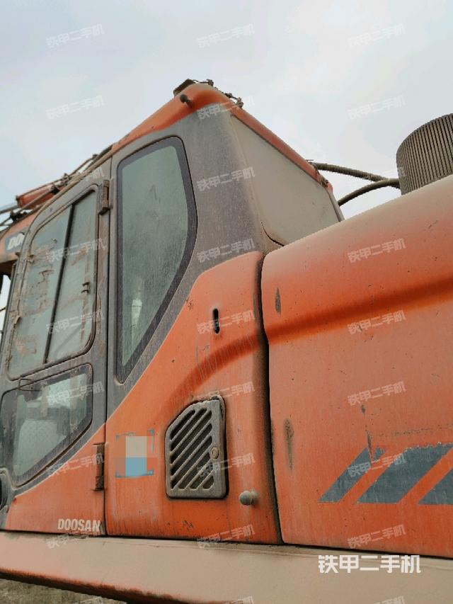 駕駛室左后45度（駕駛室部分）