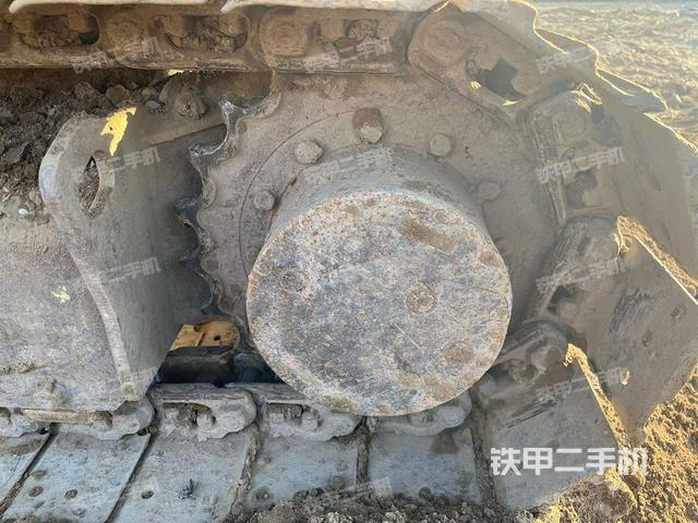 左驅(qū)動(dòng)輪（行走機(jī)構(gòu)）