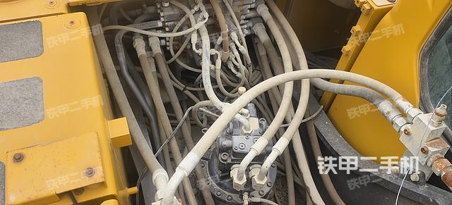 回转马达和主控阀（整机外观）