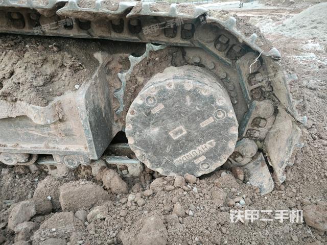 左驅(qū)動(dòng)輪（行走機(jī)構(gòu)）