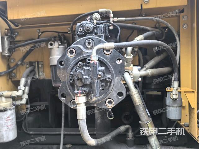 液壓泵斜45?右(大件艙室) 液壓泵斜45?右(大件艙室)