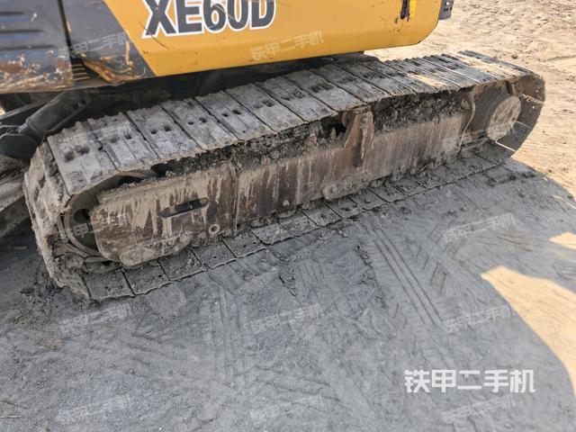 左側(cè)履帶整體?（行走機(jī)構(gòu)）