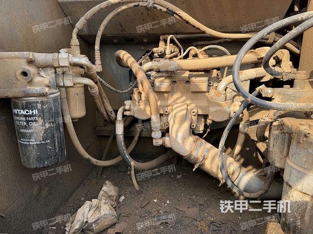 液壓泵艙室正面整體(整機(jī)外觀) 液壓泵艙室正面整體(整機(jī)外觀)